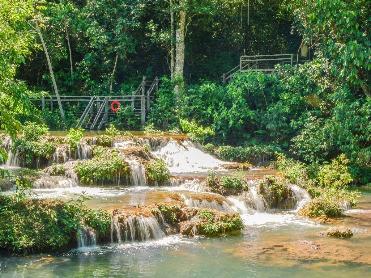 Natural pools at Cachoeira do Munlugu
