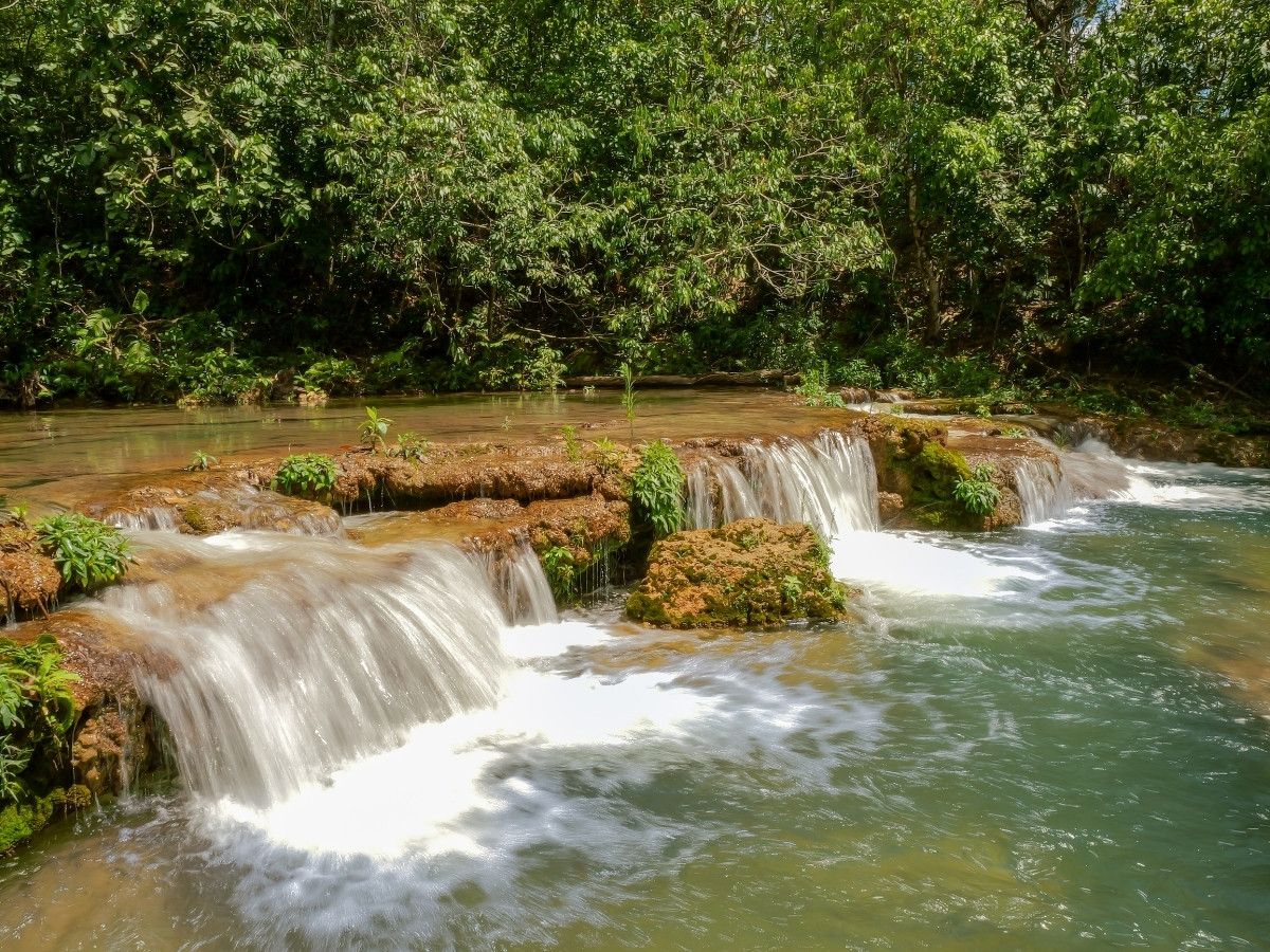 Corredeiras e pequenas quedas d’água do balneário
