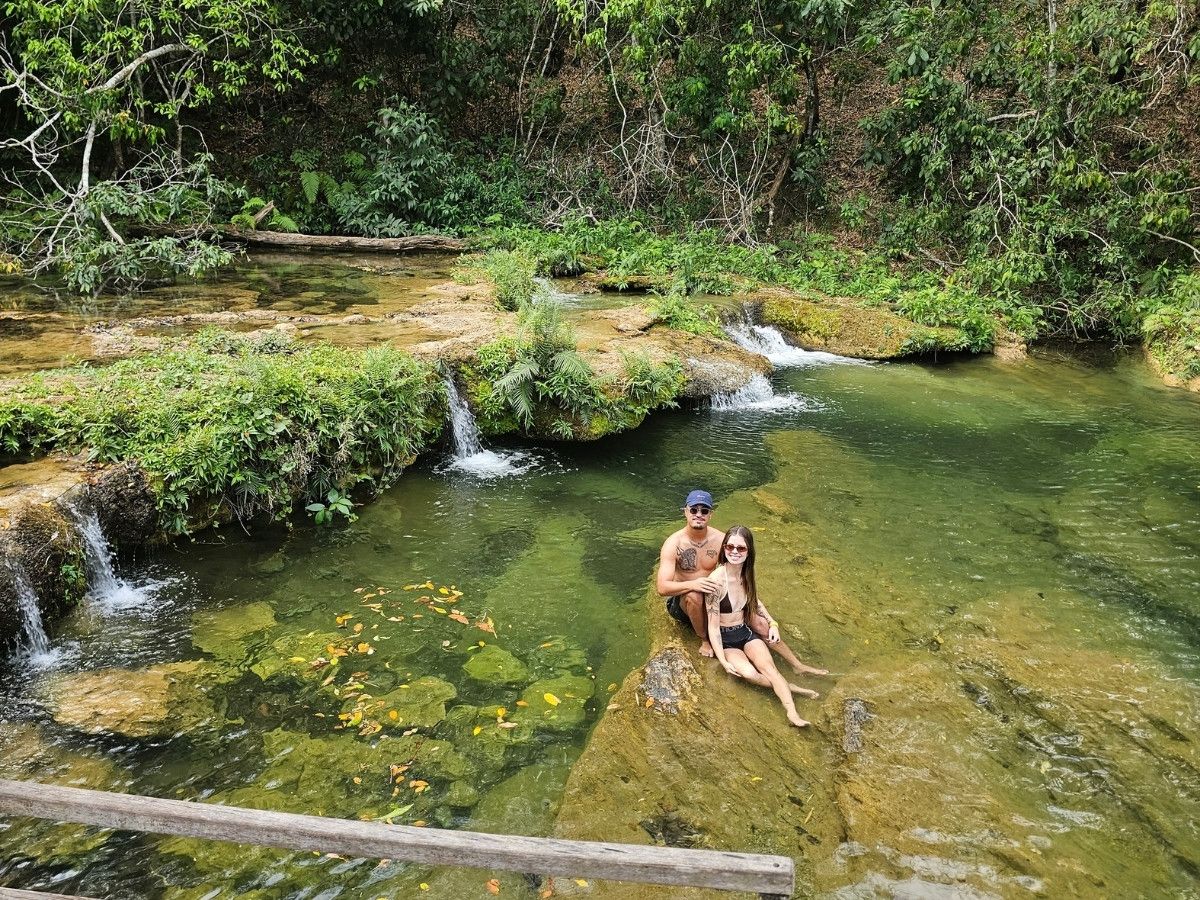 Banho nas águas claras e rasas do Rio Mimoso